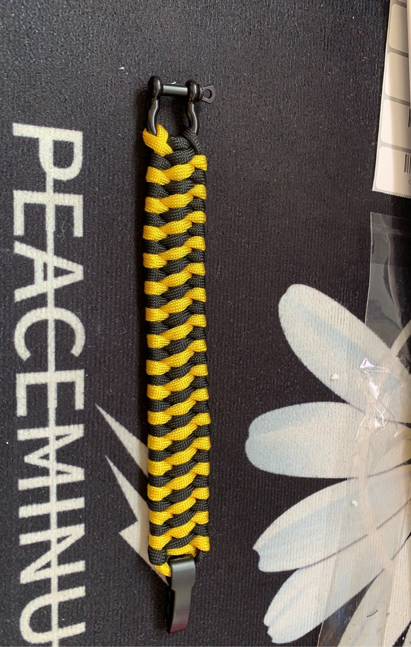 7-in-1 Paracord Survival Bracelet